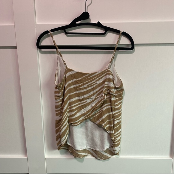 Tan and White Zebra Tank - Picture 3 of 3